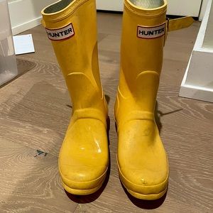 Classic Hunter Short Boots in Yellow
